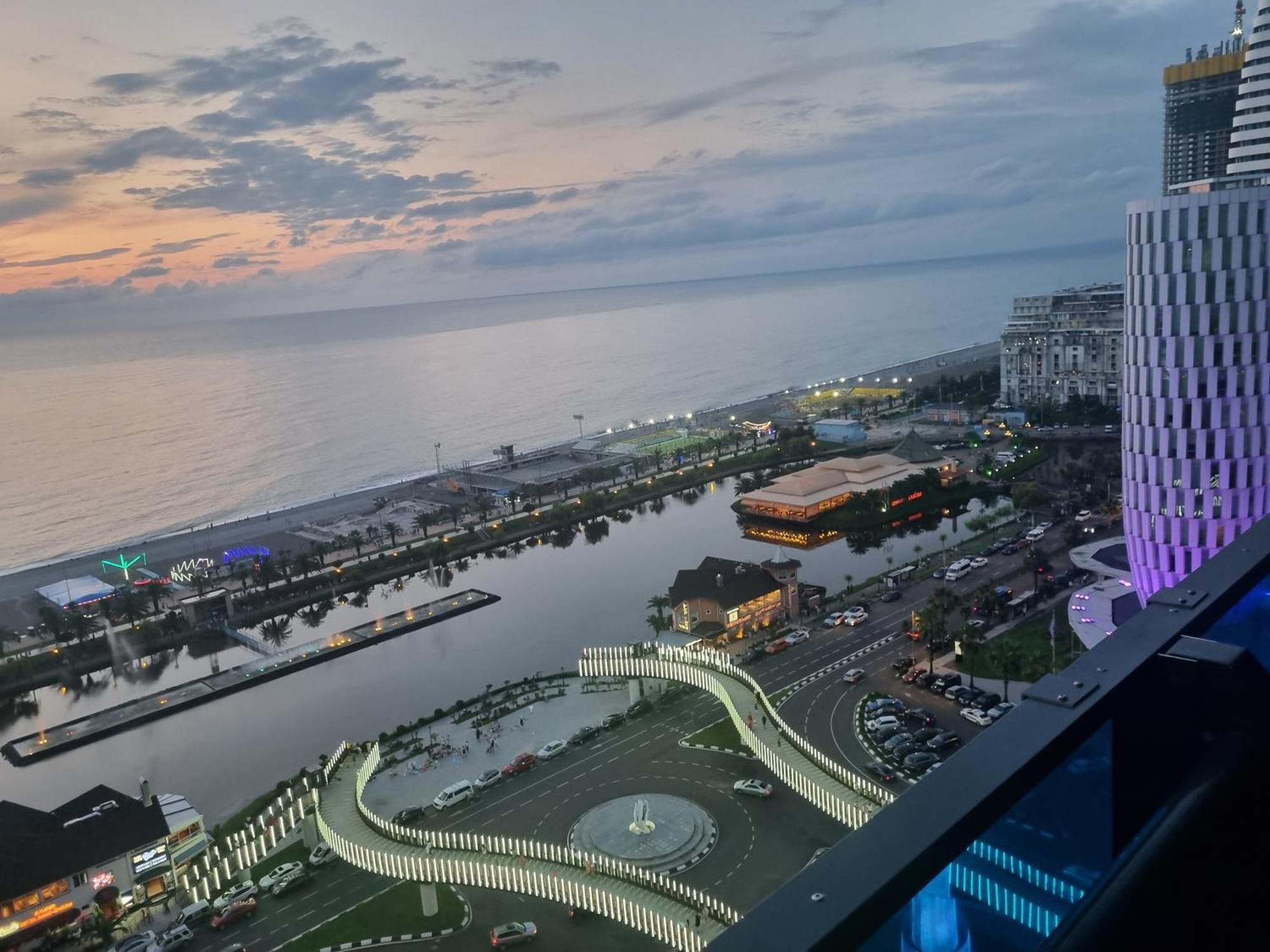 Apartamento Panorama Orbicity Batumi Exterior foto